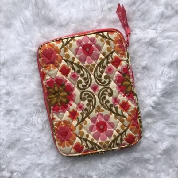 Vera Bradley Folkloric Floral Small Tablet Sleeve Travel Vacation - Picture 4 of 4